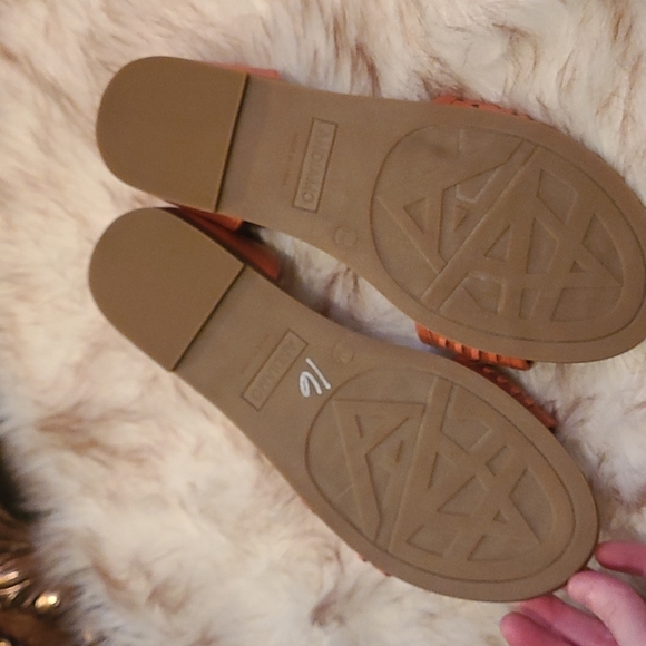 Shoes - Picture 2 of 3